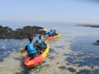  Beach kayaking 